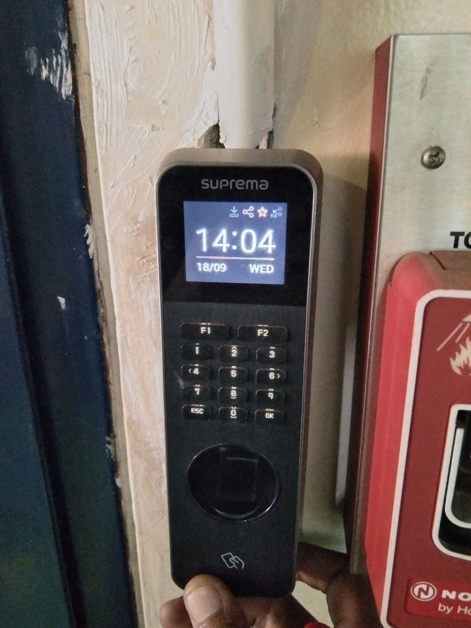 Pemasangan Finger Access